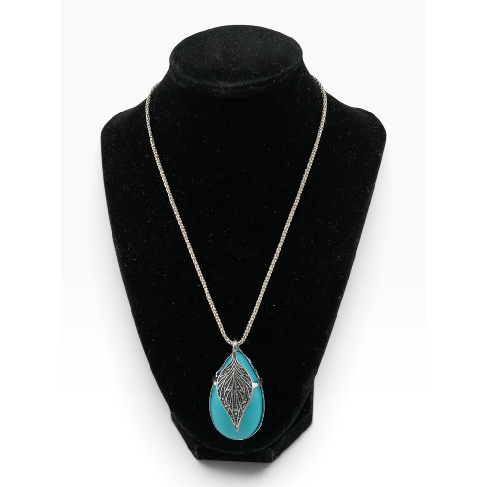 16" Silver Tone Necklace w/Teardrop Pendant Turquoise Color Leaf